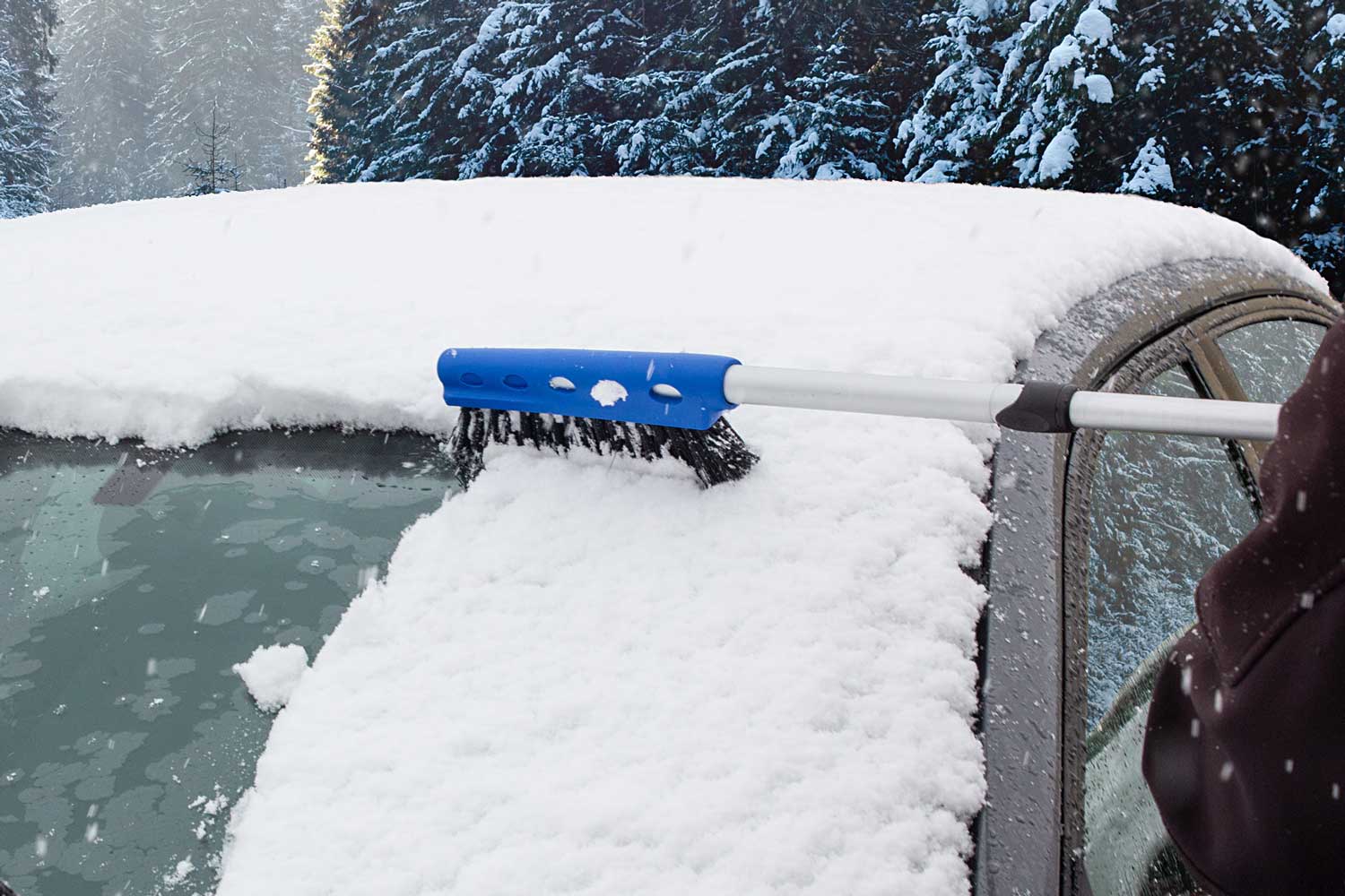 Snowbrushes - Mallory® Snow and Ice Tools